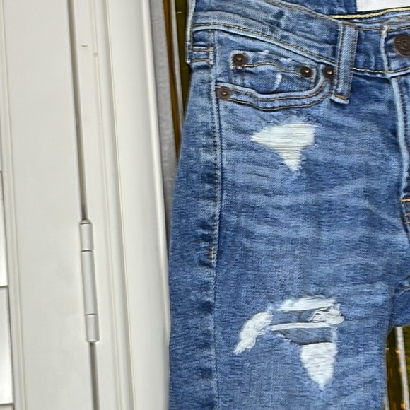 Abercrombie Kids 5/6 short distress jeans - Picture 3 of 9